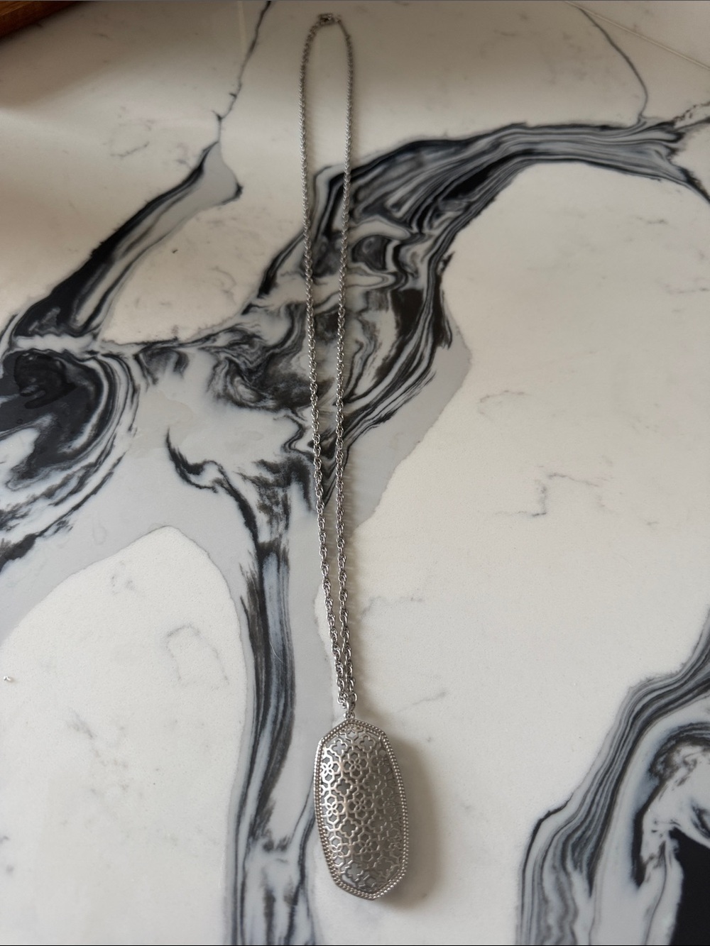 Kendra Scott Silver Filigree Pendant Necklace